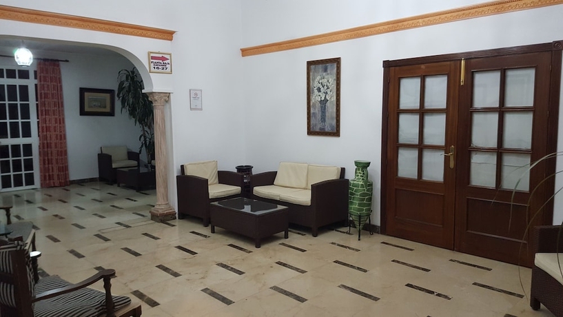 Imagen del bar/restaurante del Hostal Restaurante El Lirio. Foto 2