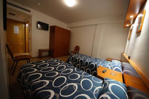 Imagen de la habitación del Hostal Restaurante El Surtidor. Foto 8