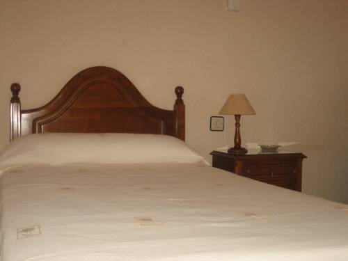 Imagen de la habitación del Hostal Restaurante La Trucha. Foto 3