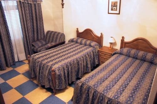 Imagen de la habitación del Hostal Restaurante La Trucha. Foto 5