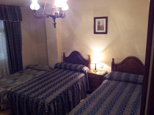 Imagen de la habitación del Hostal Restaurante La Trucha. Foto 7