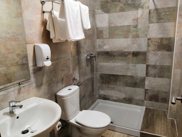 Imagen de la habitación del Hostal Restaurante Los Arcos. Foto 4