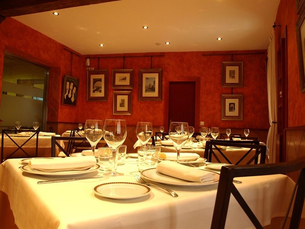 Imagen del bar/restaurante del Hostal Restaurante Puerta Del Alcázar. Foto 5