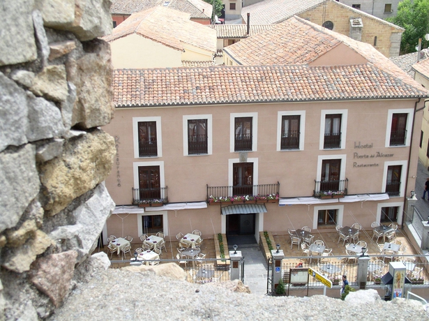 Imagen general del Hostal Restaurante Puerta Del Alcázar. Foto 2