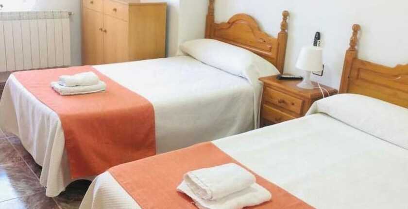 Imagen de la habitación del Hostal Restaurante Taibilla. Foto 15