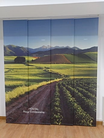 Imagen de la habitación del Hostal Rioja Condestable. Foto 7