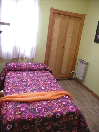 Imagen de la habitación del Hostal Rioja Condestable. Foto 8