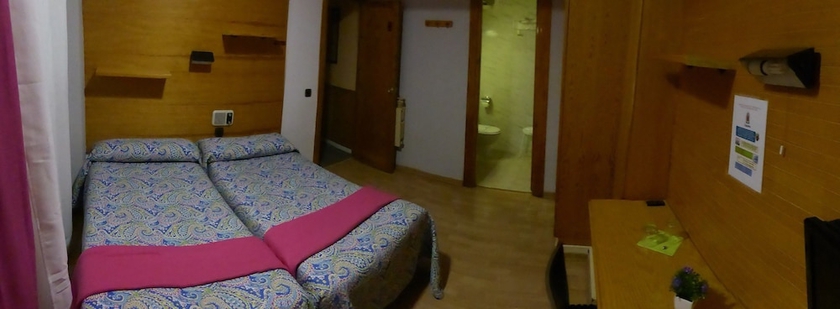 Imagen de la habitación del Hostal Rioja Condestable. Foto 9