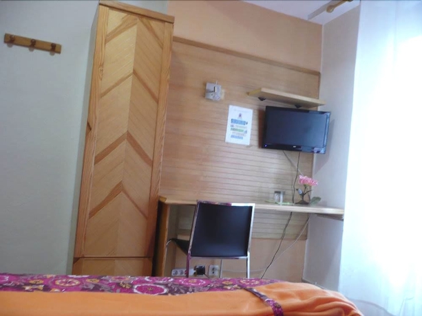 Imagen de la habitación del Hostal Rioja Condestable. Foto 11