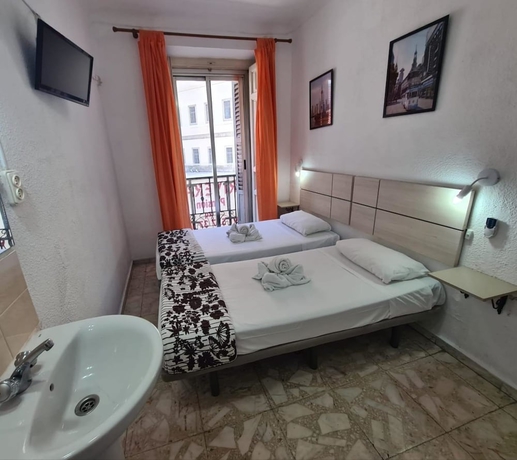 Imagen de la habitación del Hostal Rivera. Foto 12