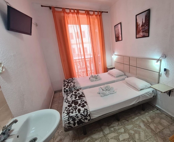 Imagen de la habitación del Hostal Rivera. Foto 15