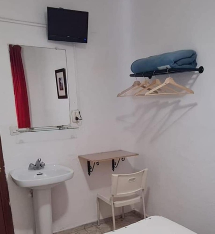 Imagen de la habitación del Hostal Rivera. Foto 18