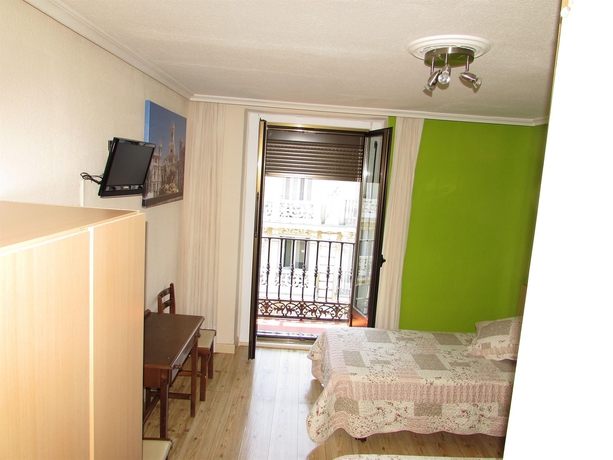 Imagen de la habitación del Hostal Rober. Foto 4