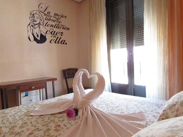 Imagen de la habitación del Hostal Rober. Foto 5