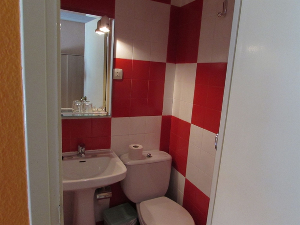 Imagen de la habitación del Hostal Rober. Foto 11