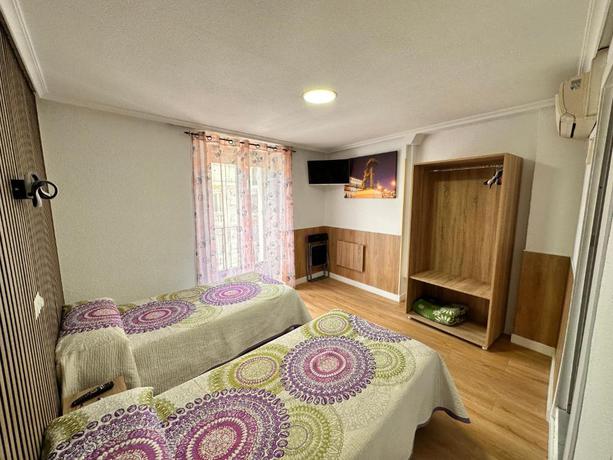 Imagen de la habitación del Hostal Rober. Foto 12