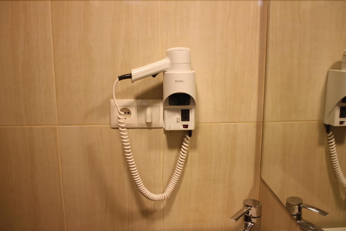 Imagen de la habitación del Hostal Rocamar, Santander. Foto 14