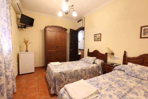 Imagen de la habitación del Hostal Rocío, Sanlúcar la Mayor. Foto 5