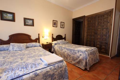 Imagen de la habitación del Hostal Rocío, Sanlúcar la Mayor. Foto 6