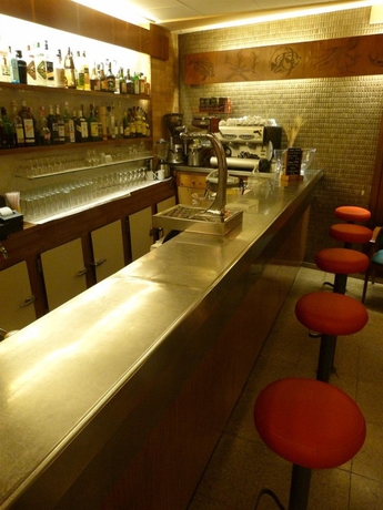 Imagen del bar/restaurante del Hostal Rom. Foto 4