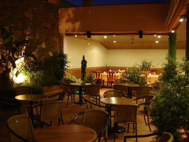 Imagen del bar/restaurante del Hostal Rom. Foto 7