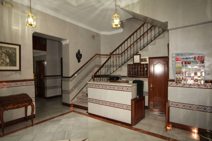 Imagen de los interiores del Hostal Roma, Sevilla. Foto 16