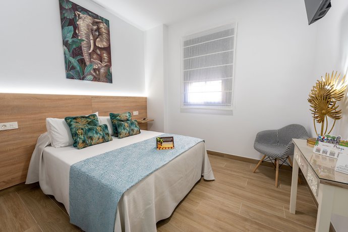 Imagen de la habitación del Hostal Romerito, M&aacute;laga. Foto 2