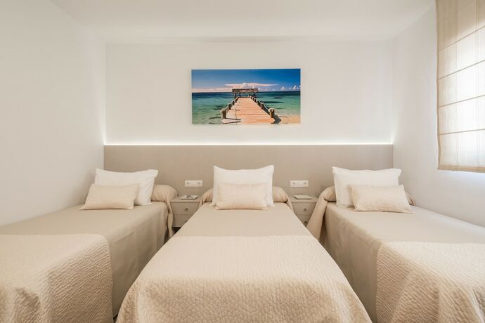 Imagen de la habitación del Hostal Romerito, Málaga. Foto 18