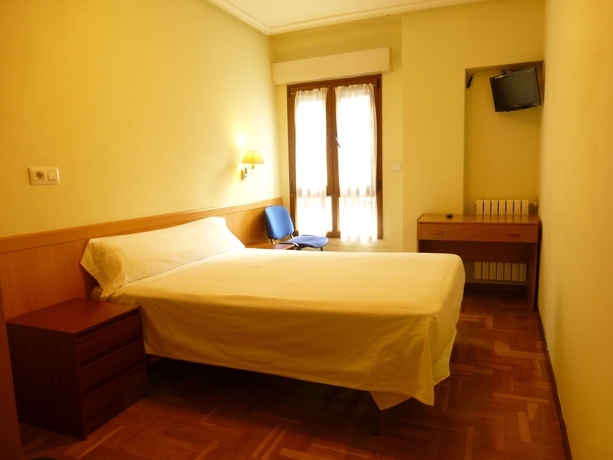 Imagen de la habitación del Hostal Romero. Foto 7