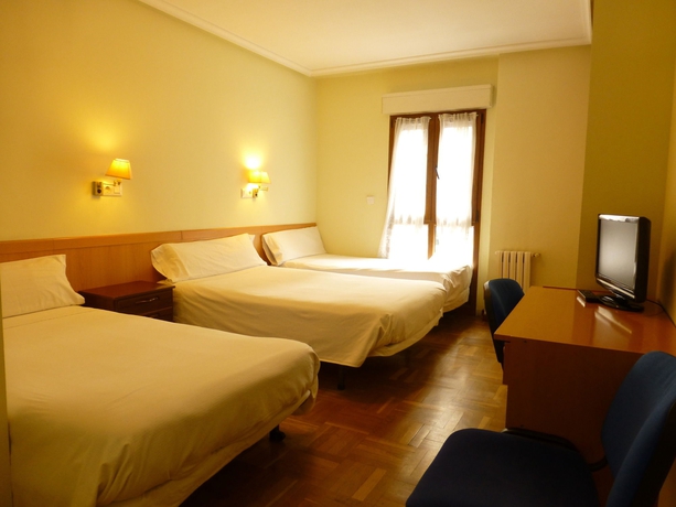 Imagen de la habitación del Hostal Romero. Foto 8