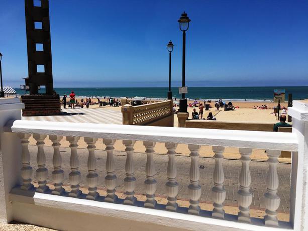 Imagen general del Hostal Rompeolas Playa. Foto 2