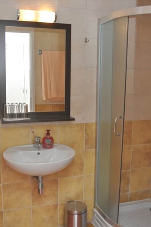 Imagen de la habitación del Hostal Rooms Lara. Foto 4