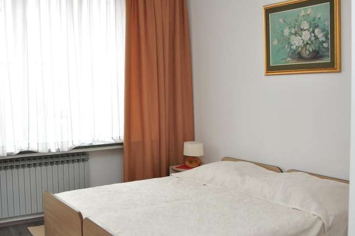 Imagen de la habitación del Hostal Rooms Lara. Foto 14