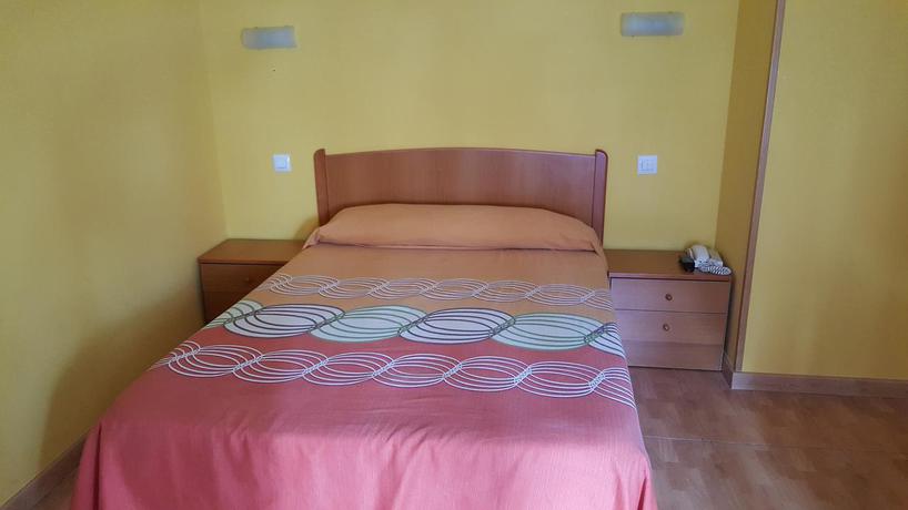 Imagen de la habitación del Hostal Rosi, Laredo. Foto 6