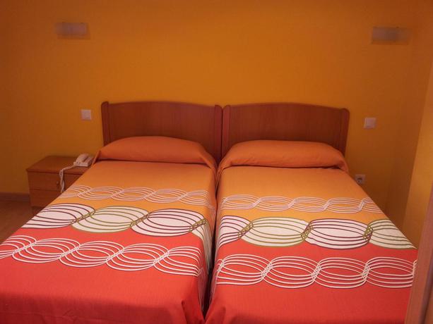 Imagen de la habitación del Hostal Rosi, Laredo. Foto 8