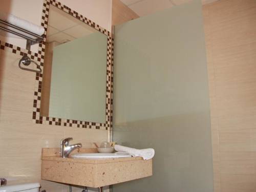 Imagen de la habitación del Hostal Rte. Elena. Foto 4