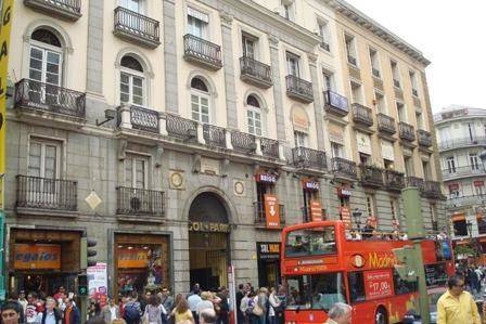 Imagen de los exteriores del Hostal Ruano. Foto 10