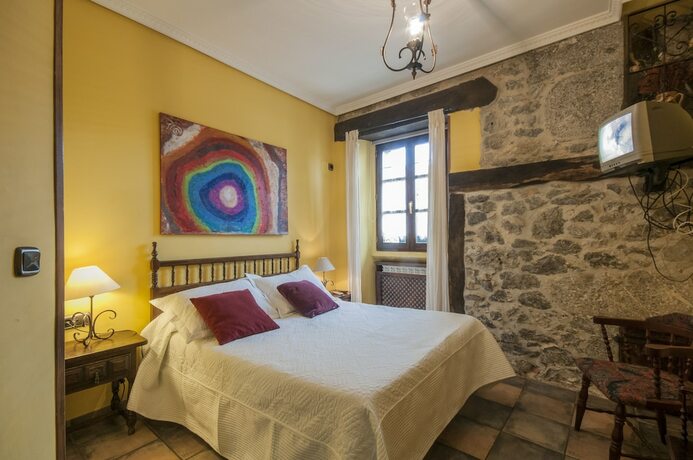 Imagen de la habitación del Hostal Rural Elosta. Foto 20