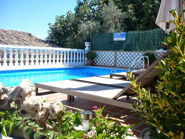 Imagen de la piscina del Hostal Rural Moratin. Foto 18