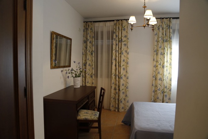 Imagen de la habitación del Hostal Rural Zahara. Foto 12