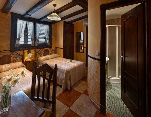 Imagen de la habitación del Hostal Ruta De Lorca. Foto 5