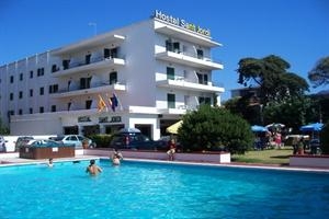 Imagen general del Hostal SANT JORDI ROSES. Foto 3