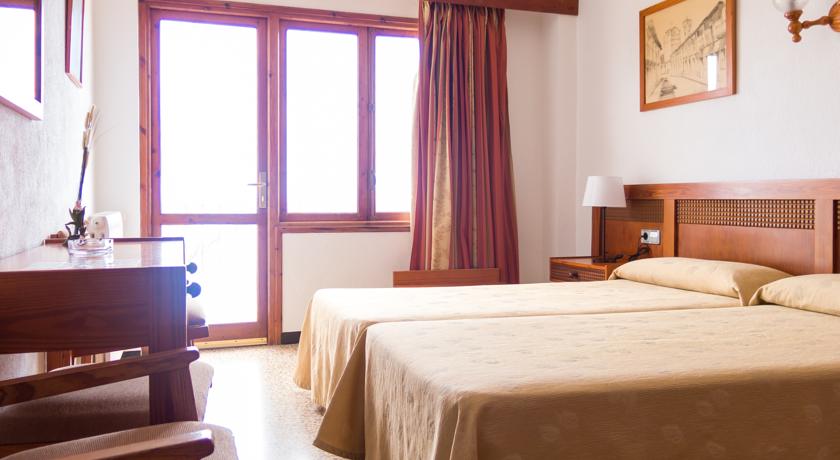 Imagen general del Hostal Sa Baronia. Foto 6