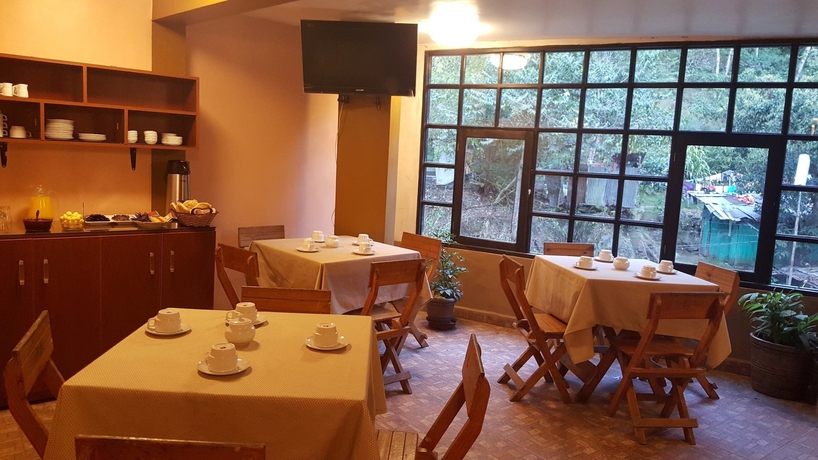 Imagen del bar/restaurante del Hostal Samananchis. Foto 3