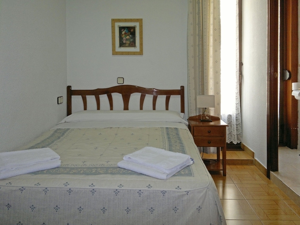 Imagen de la habitación del Hostal San Antonio, Barrio de las Letras. Foto 4