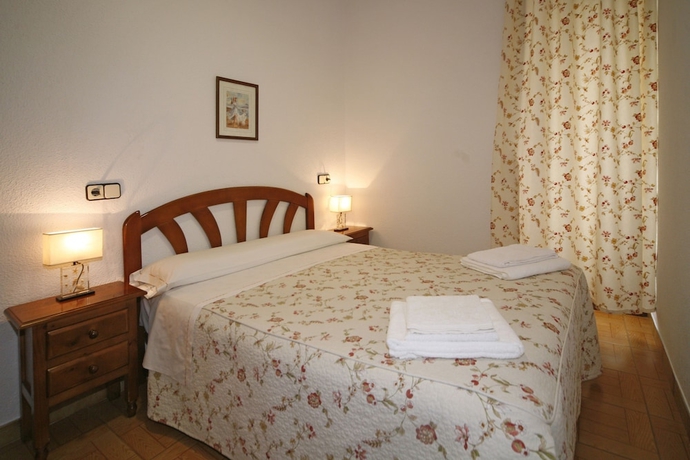 Imagen de la habitación del Hostal San Antonio, Barrio de las Letras. Foto 9