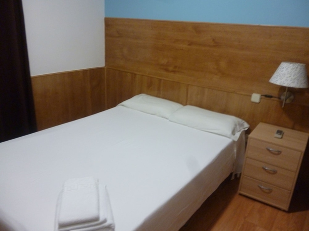 Imagen de la habitación del Hostal San Blas, Atocha. Foto 3