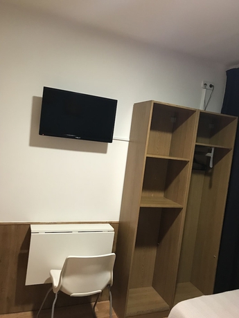 Imagen de la habitación del Hostal San Blas, Atocha. Foto 7