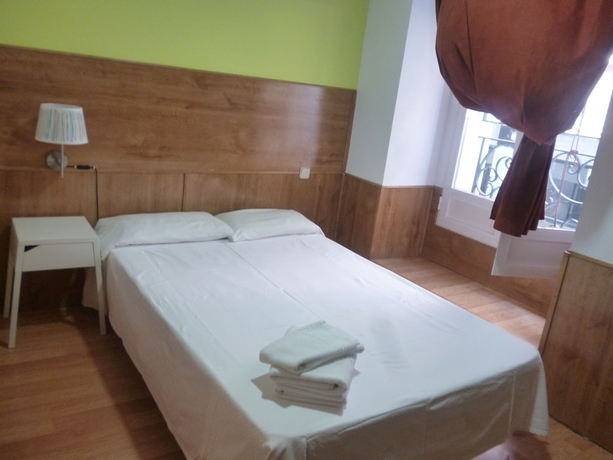 Imagen de la habitación del Hostal San Blas, Atocha. Foto 10