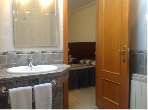 Imagen de la habitación del Hostal San Froilan. Foto 14